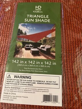 HD Designs Triangle Sun Shade - Red